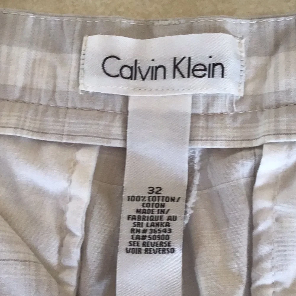 Calvin Klein White Flat Front Shorts for Summer - Picture 3 of 6